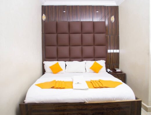 De-Rossi Hotel And Suites
