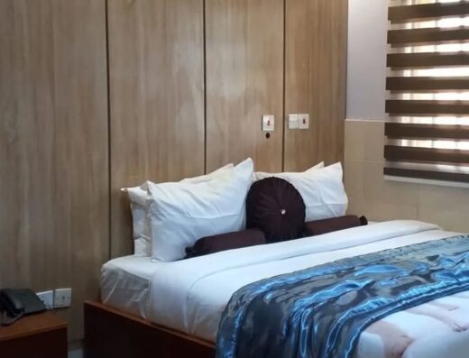 De-Dominic Suites